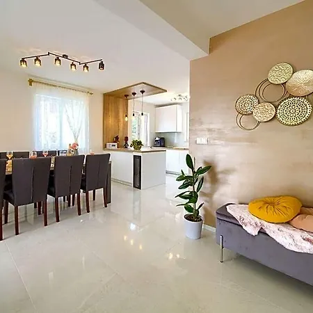 Bella Comfortable Villa