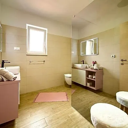 Bella Comfortable Villa